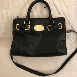 Michael Kors Pebble leather gld hardware shoulder